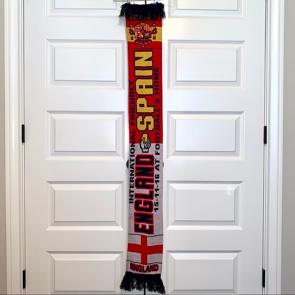NWOT England Vs Spain Football (Soccer) Scarf - Picture 2 of 7